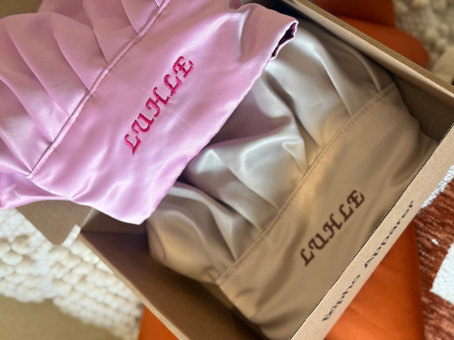 Personalised reversible bonnets for kids