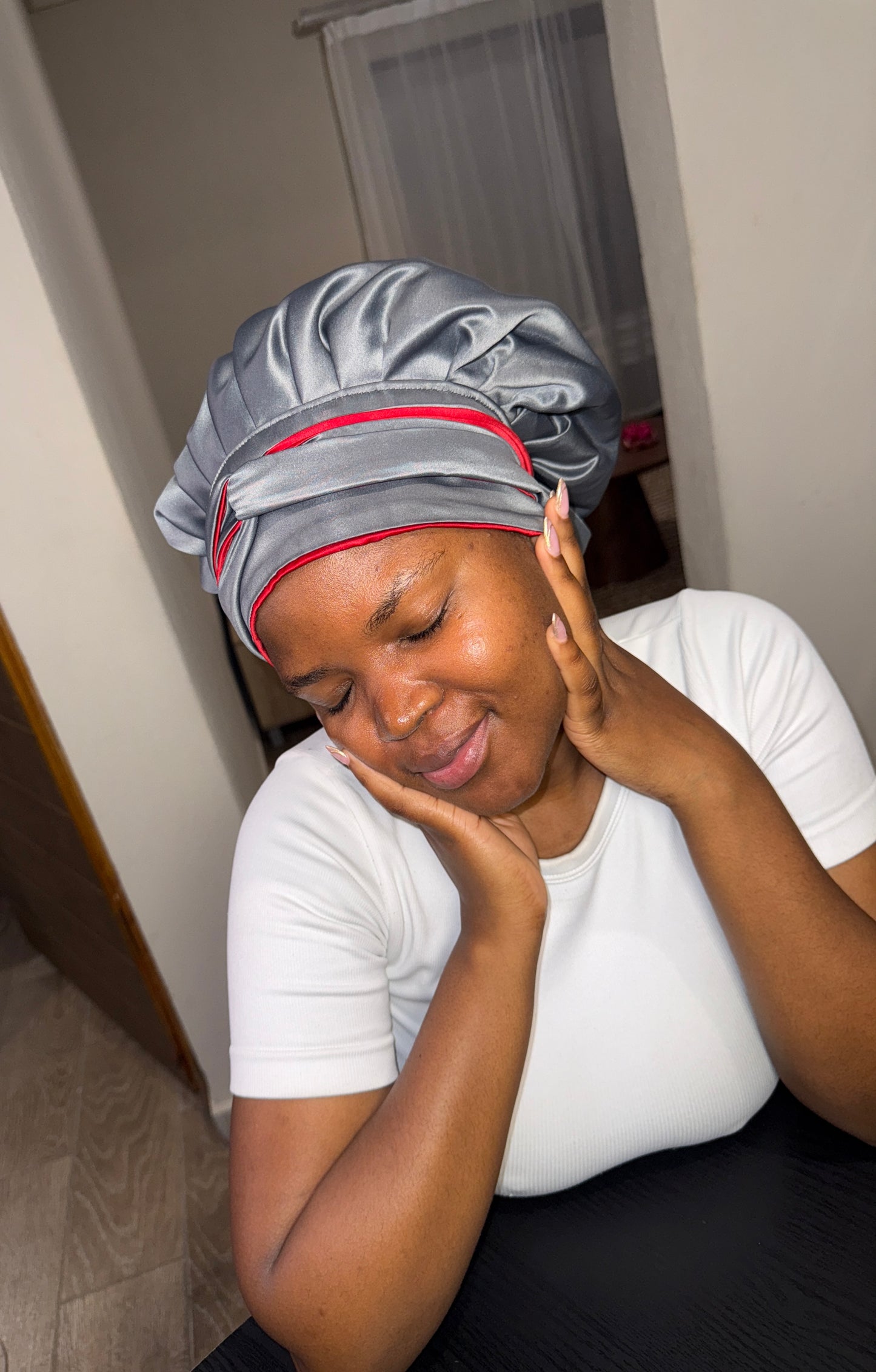 Reversible satin bonnet