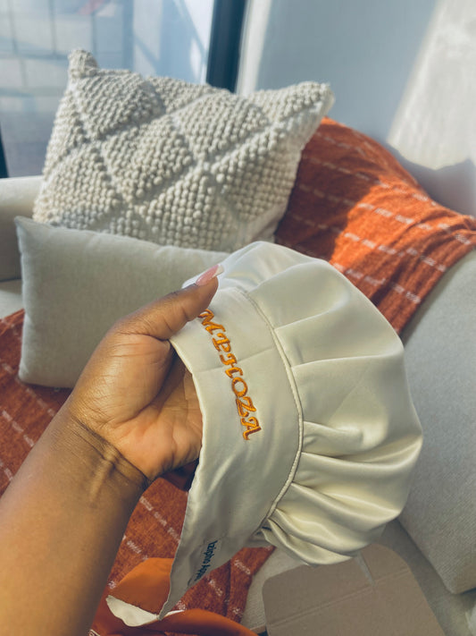 Personalised reversible satin bonnet