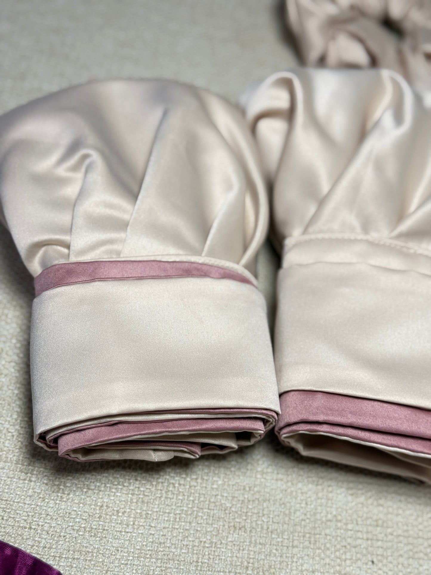 Reversible satin bonnet